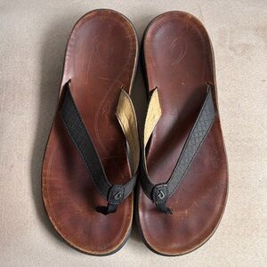 Olukai PÚA  Black and Brown Leather Sandals